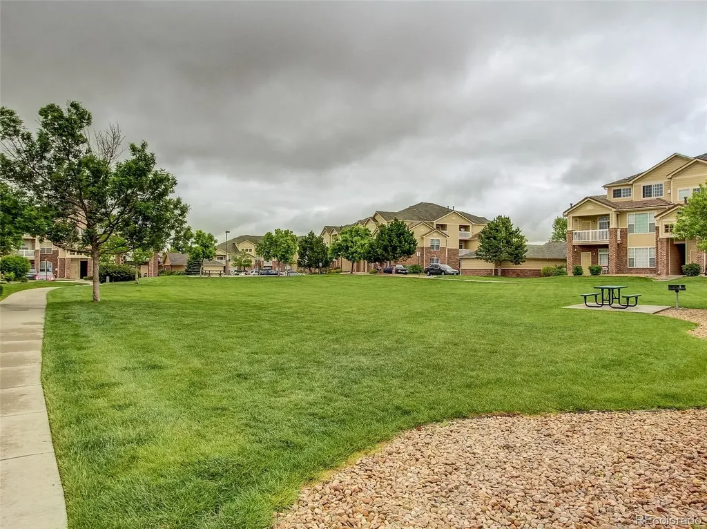 5756 N Genoa Way Aurora CO 80019