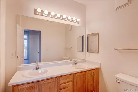 5756 N Genoa Way Aurora CO 80019