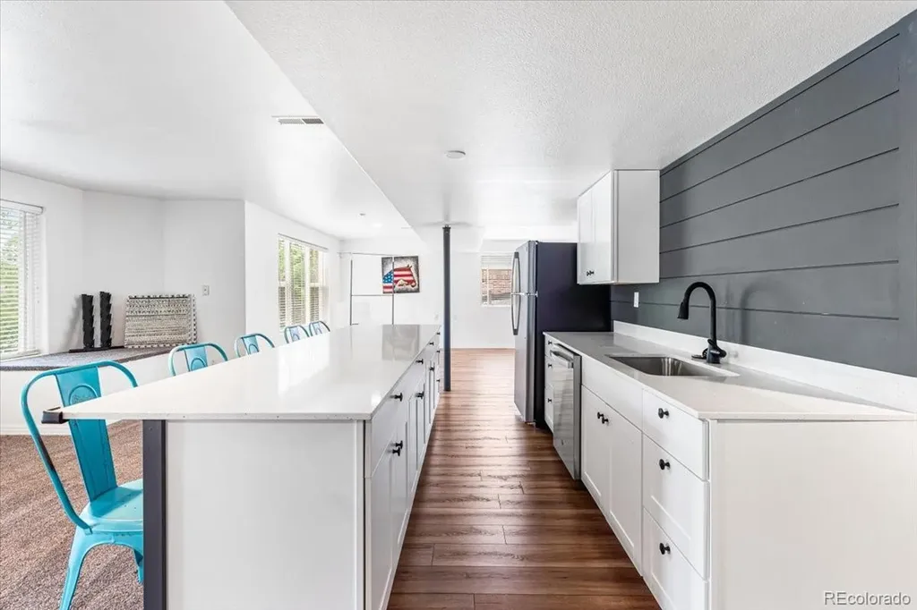 10069 Longview Drive Lone Tree CO 80124