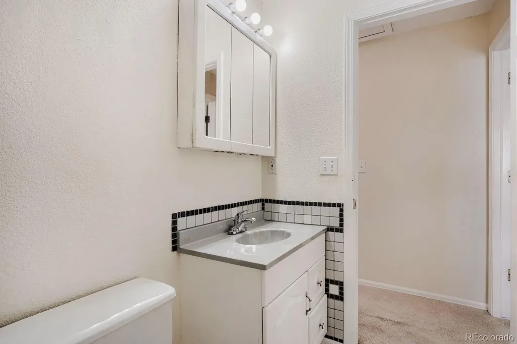 1346 S Bahama Street Aurora CO 80017