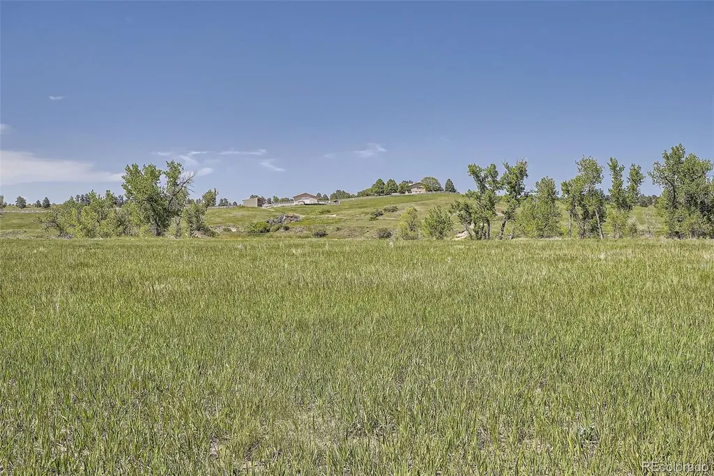0002 N Tomahawk Parker CO 80138