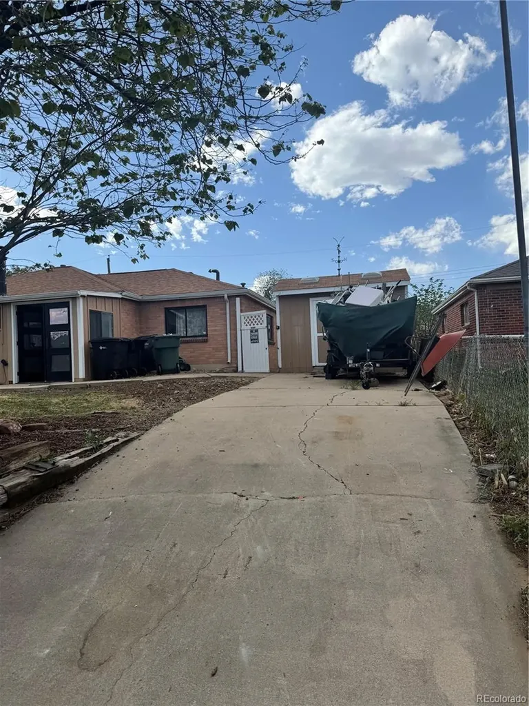 1621 Pueblo Thornton CO 80229