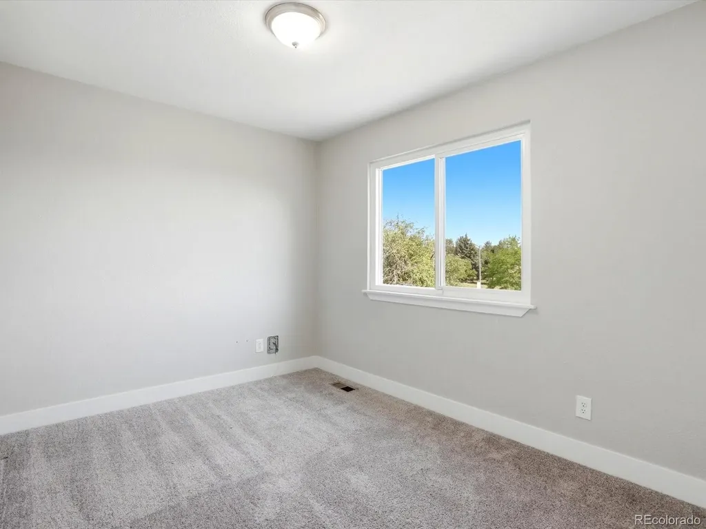 1069 S Lewiston Way Aurora CO 80017