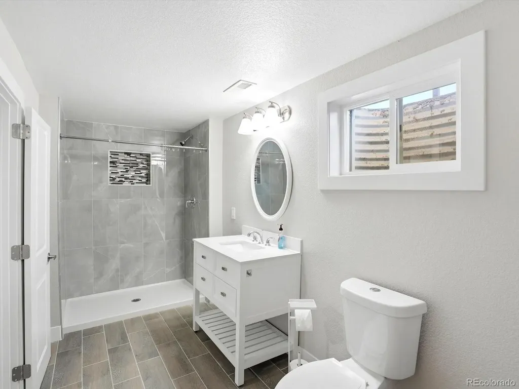 1069 S Lewiston Way Aurora CO 80017