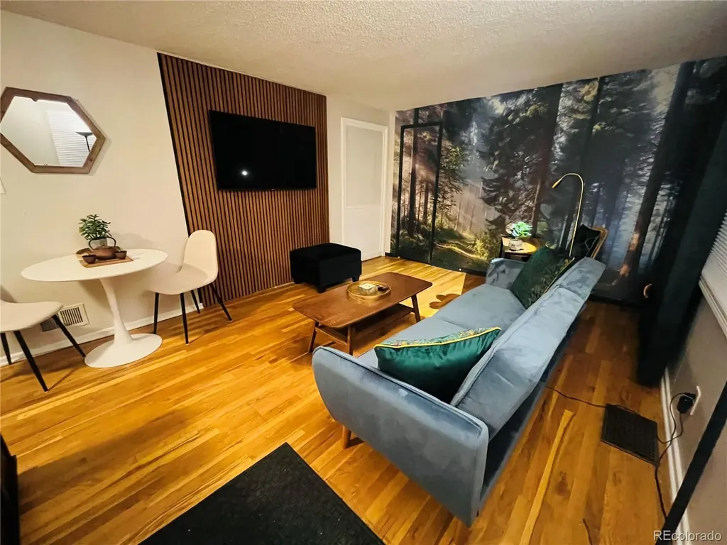 822 Geneva Street Aurora CO 80010