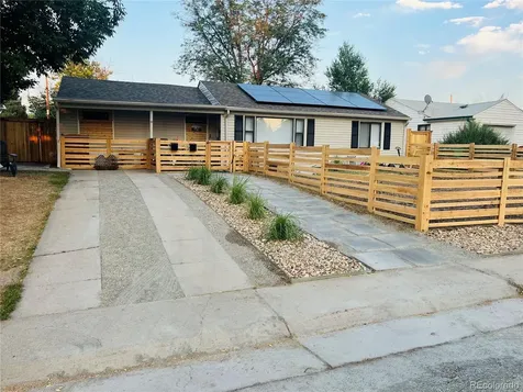 822 Geneva Street Aurora CO 80010