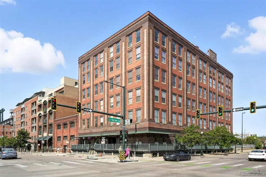 2261 Blake Street Denver CO 80205