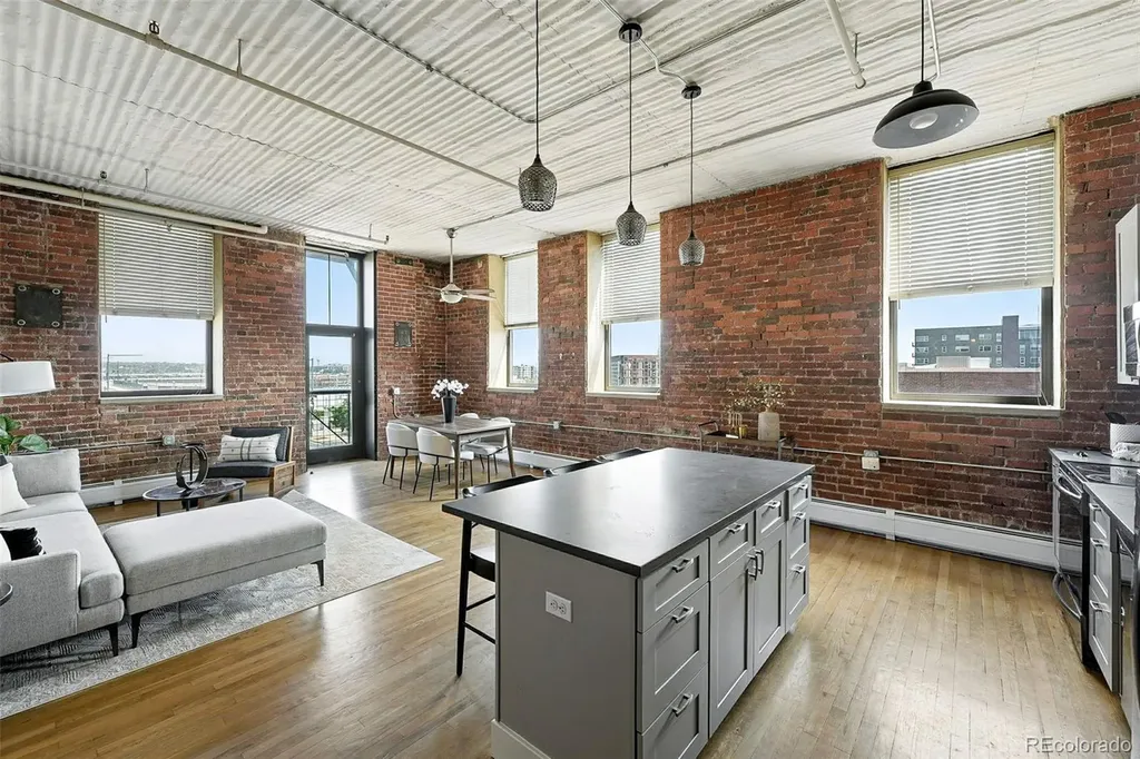 2261 Blake Street Denver CO 80205