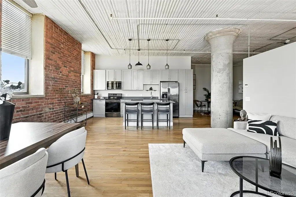 2261 Blake Street Denver CO 80205
