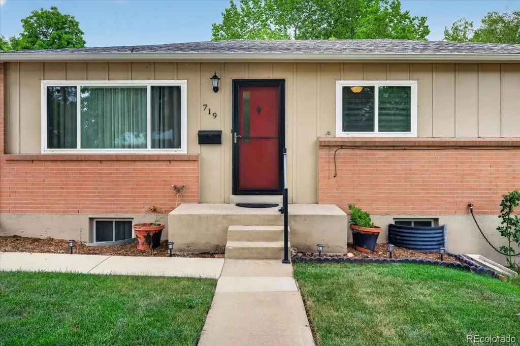 719 S Swadley Street Denver CO 80228