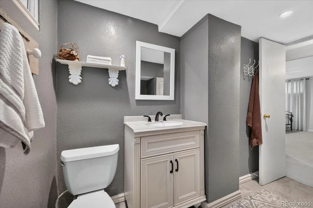 719 S Swadley Street Denver CO 80228