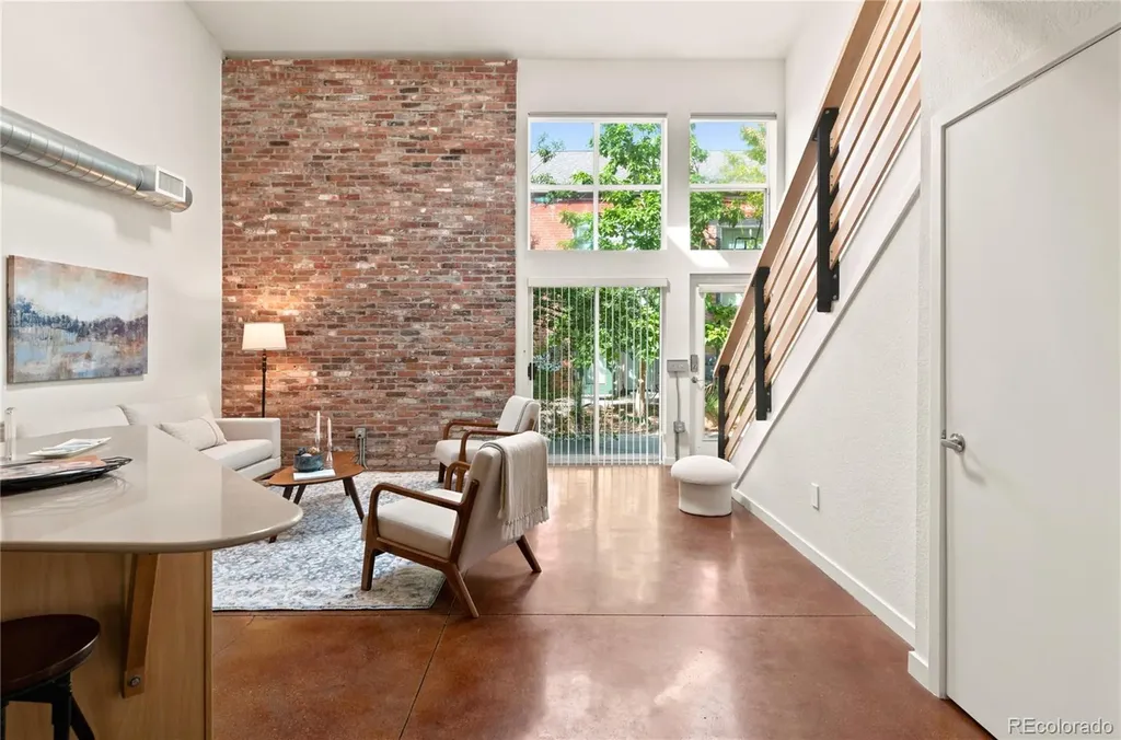 3033 Blake Street Denver CO 80205