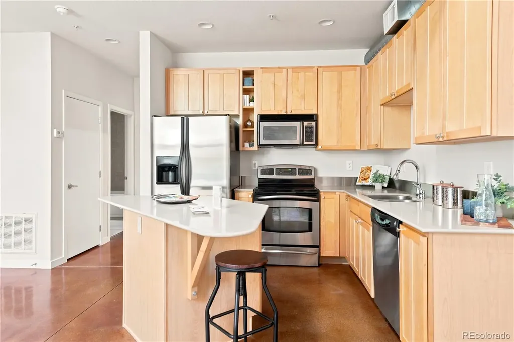 3033 Blake Street Denver CO 80205