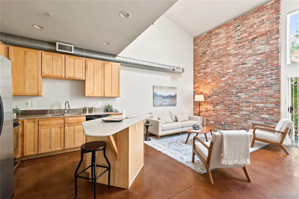 3033 Blake Street Denver CO 80205