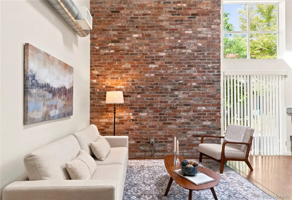 3033 Blake Street Denver CO 80205