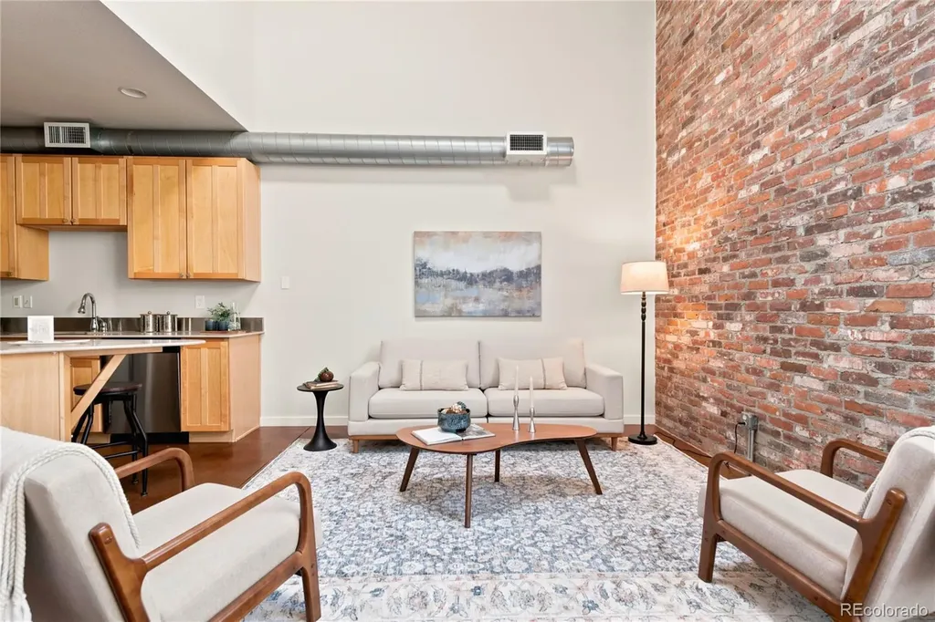 3033 Blake Street Denver CO 80205