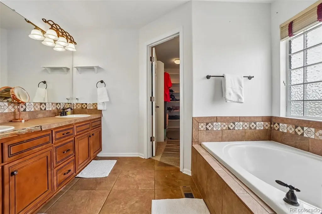 12710 Espera Way Parker CO 80134