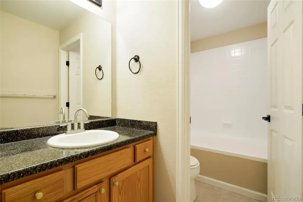 1039 S Walden Way Aurora CO 80017