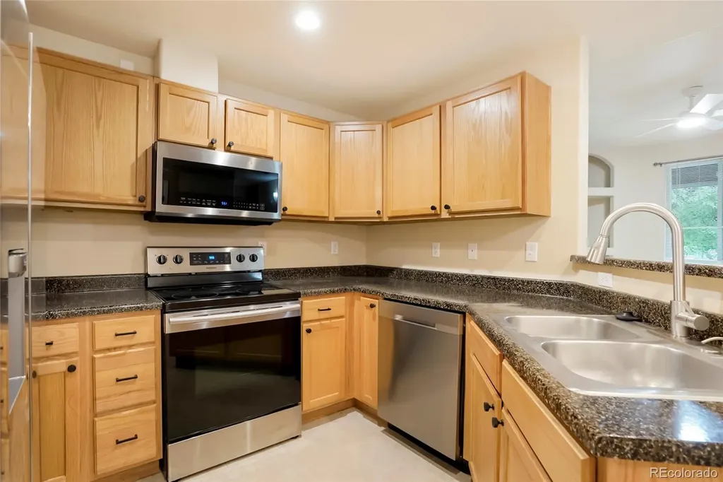 1039 S Walden Way Aurora CO 80017