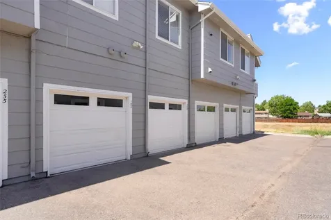 1039 S Walden Way Aurora CO 80017