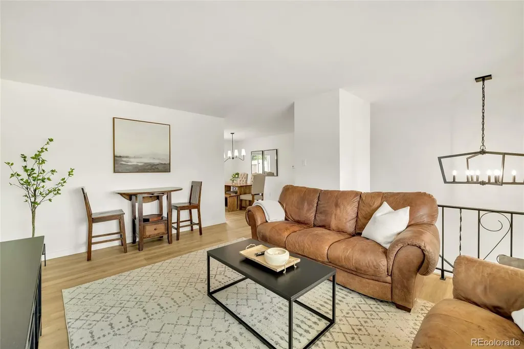 1535 S Zang Court Lakewood CO 80228