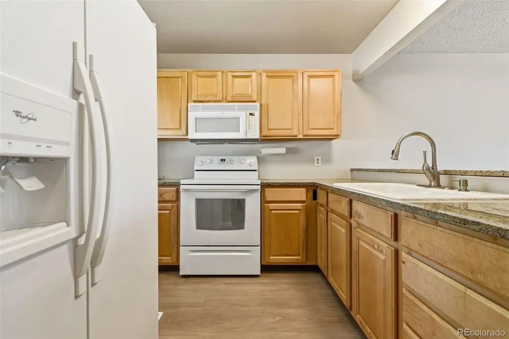 9933 Fairwood Street Littleton CO 80125