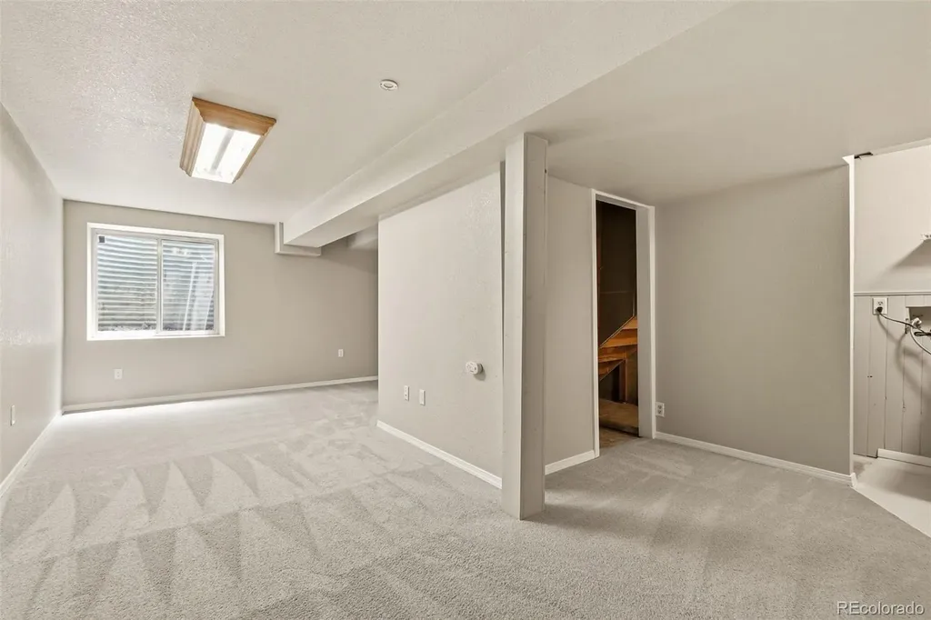 9933 Fairwood Street Littleton CO 80125