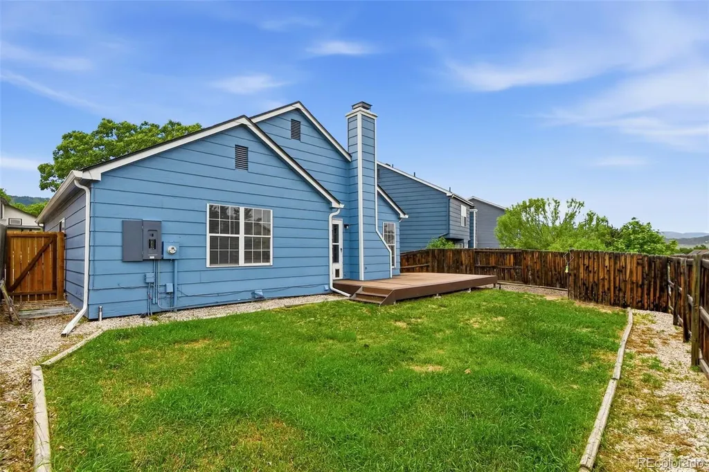 9933 Fairwood Street Littleton CO 80125