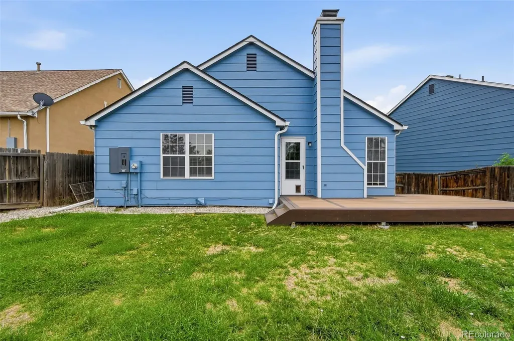 9933 Fairwood Street Littleton CO 80125