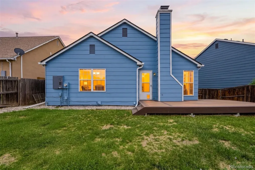 9933 Fairwood Street Littleton CO 80125