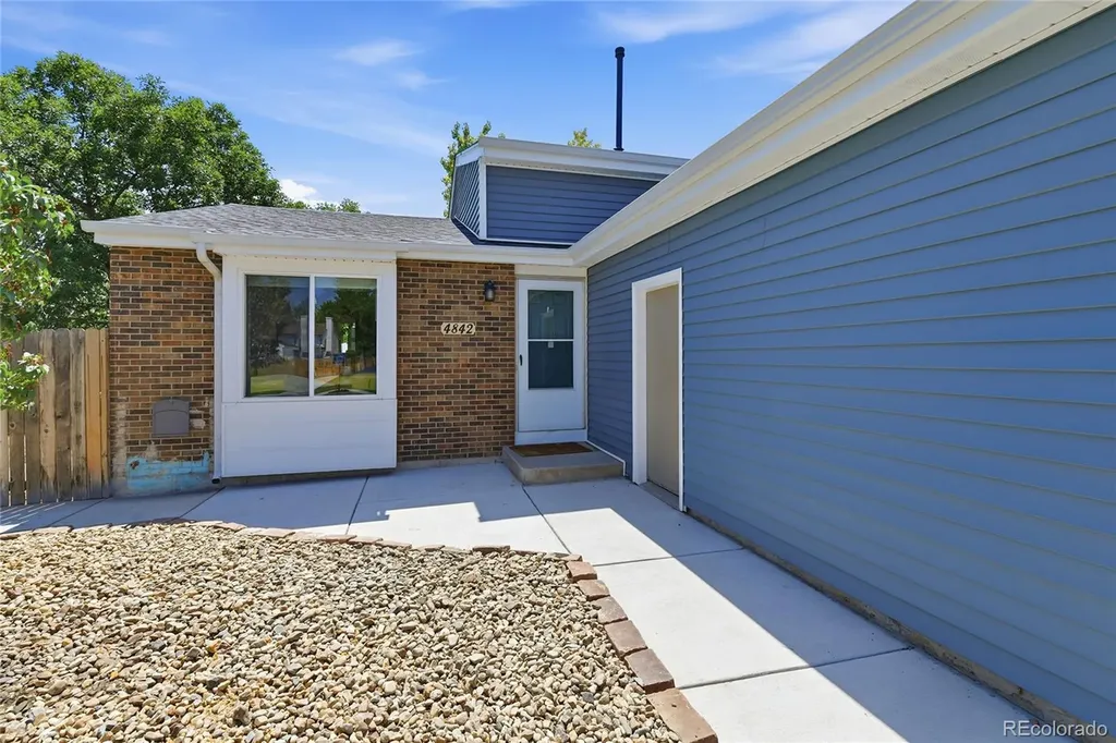 4842 S Hoyt Street Littleton CO 80123
