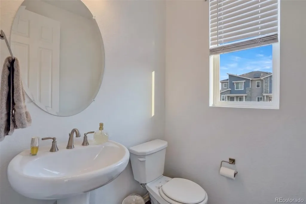 1657 S Andes Way Aurora CO 80017