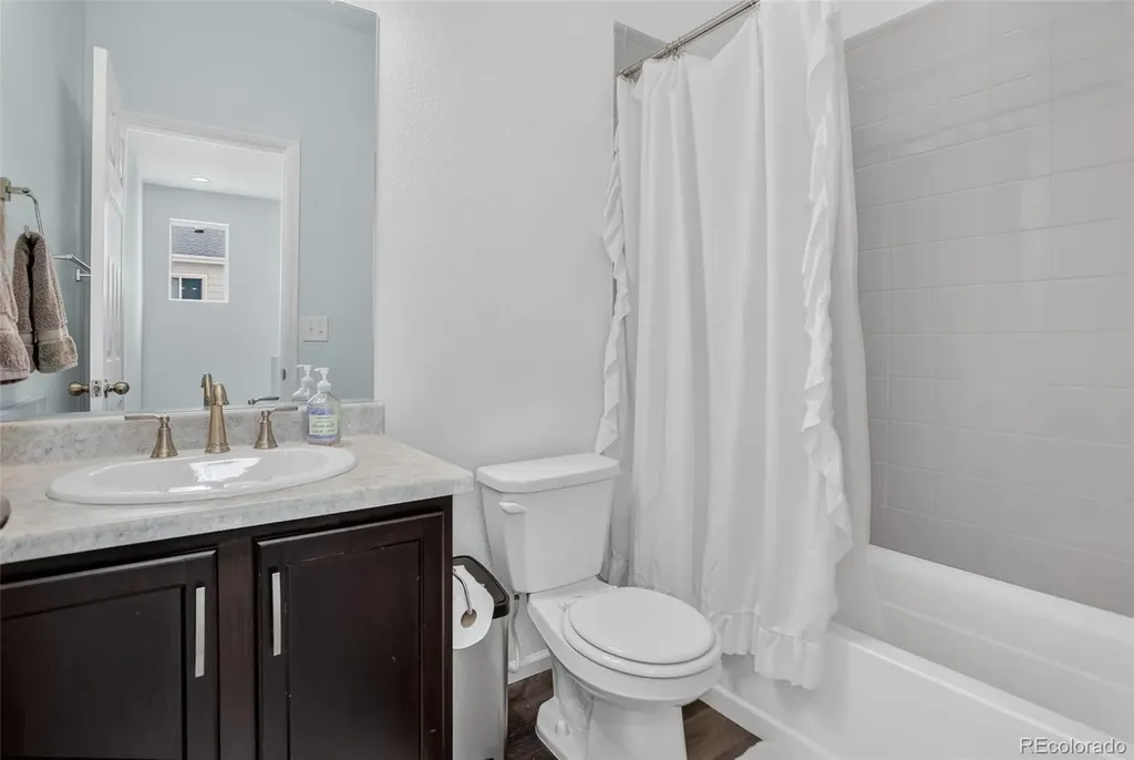 1657 S Andes Way Aurora CO 80017