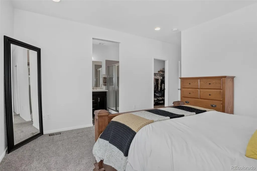1657 S Andes Way Aurora CO 80017