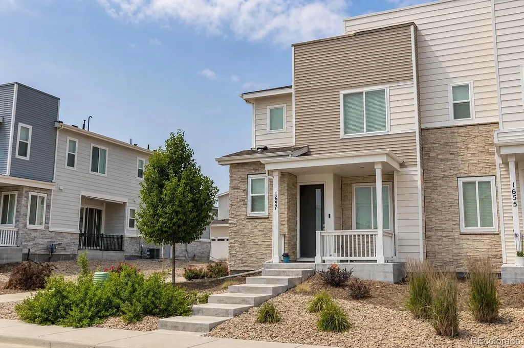 1657 S Andes Way Aurora CO 80017