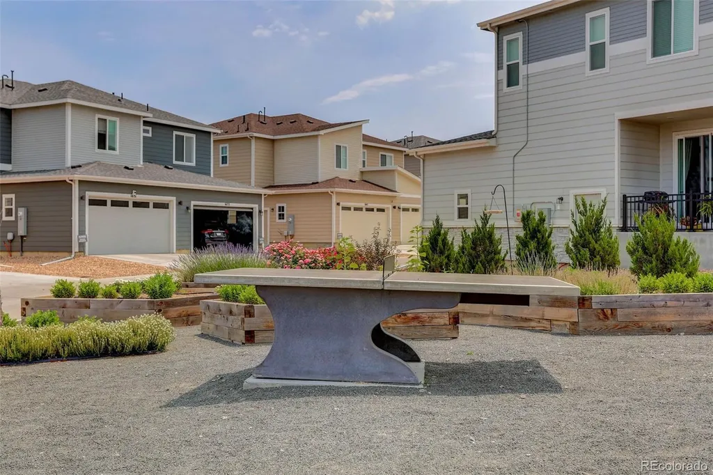 1657 S Andes Way Aurora CO 80017