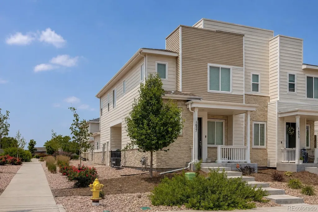 1657 S Andes Way Aurora CO 80017