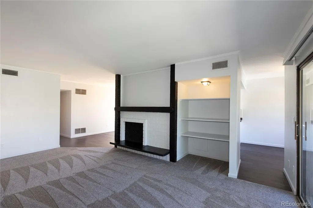 5882 E Ithaca Place Denver CO 80237