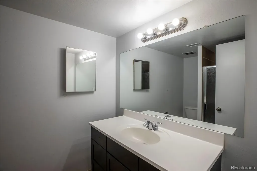 5882 E Ithaca Place Denver CO 80237