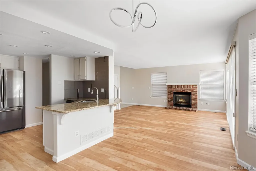 2060 E Phillips Lane Centennial CO 80122