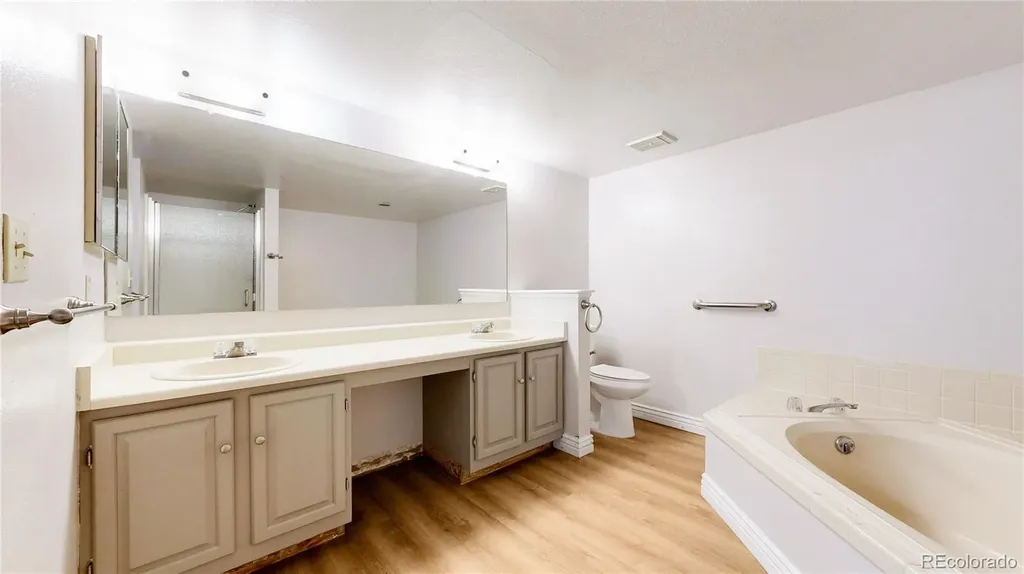 12024 W Cross Drive Littleton CO 80127