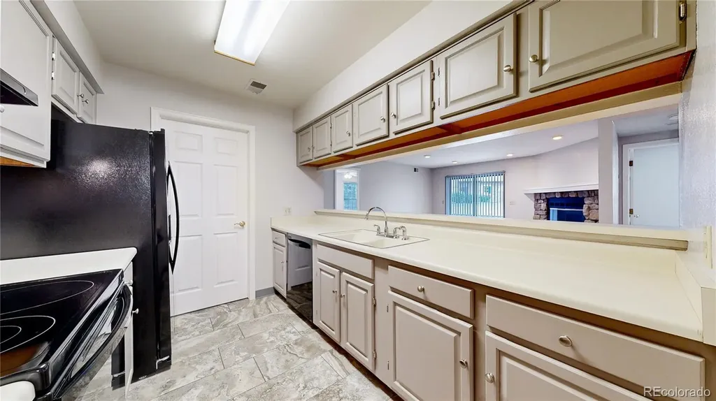 12024 W Cross Drive Littleton CO 80127
