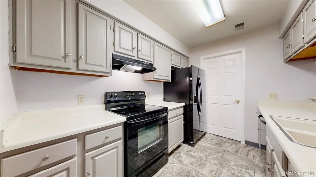 12024 W Cross Drive Littleton CO 80127