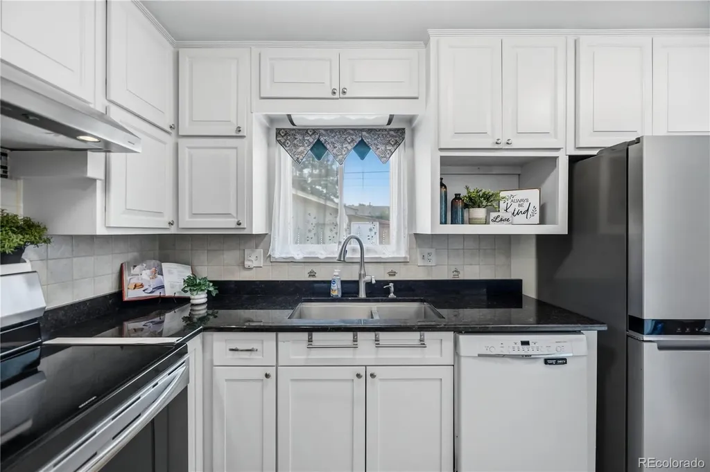 41 Landoe Lane Colorado Springs CO 80911