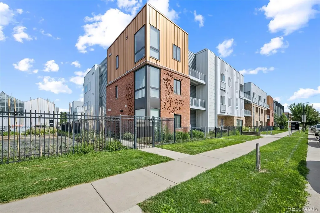 2525 Arapahoe Street Denver CO 80205