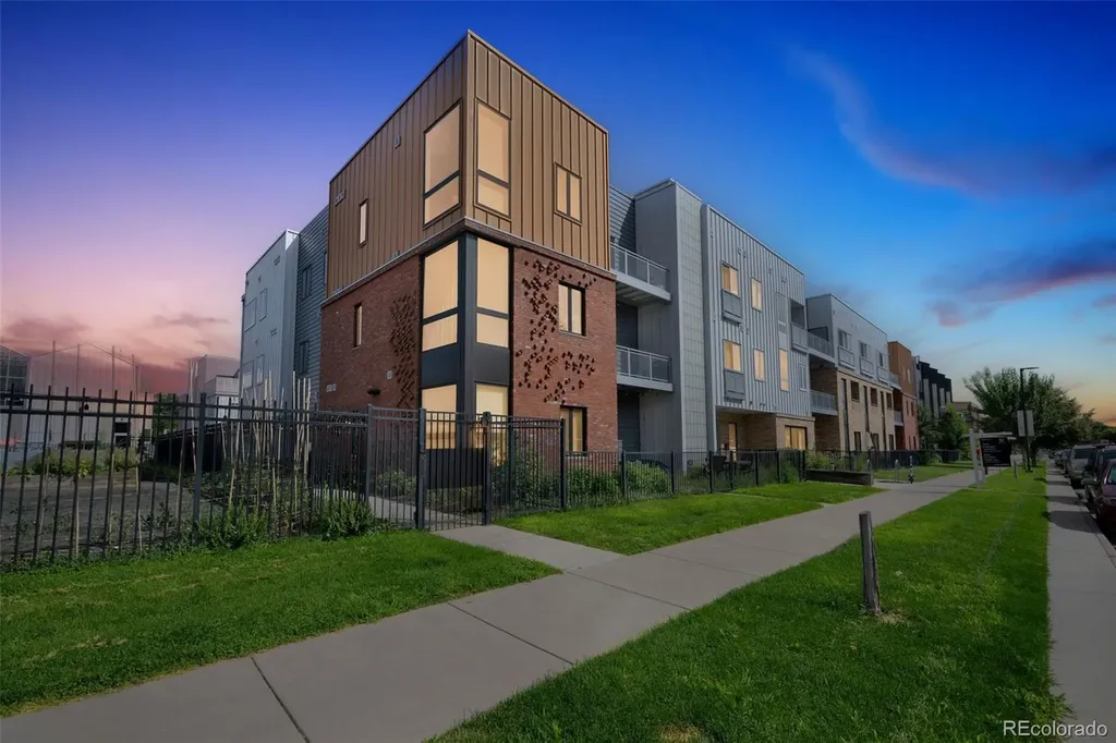 2525 Arapahoe Street Denver CO 80205