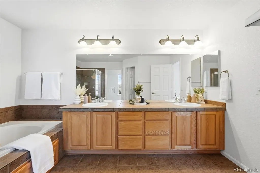 24725 E Gunnison Drive Aurora CO 80018