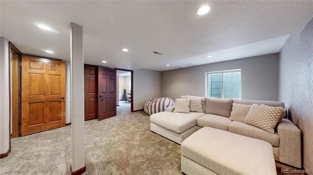 16482 W 55th Place Golden CO 80403
