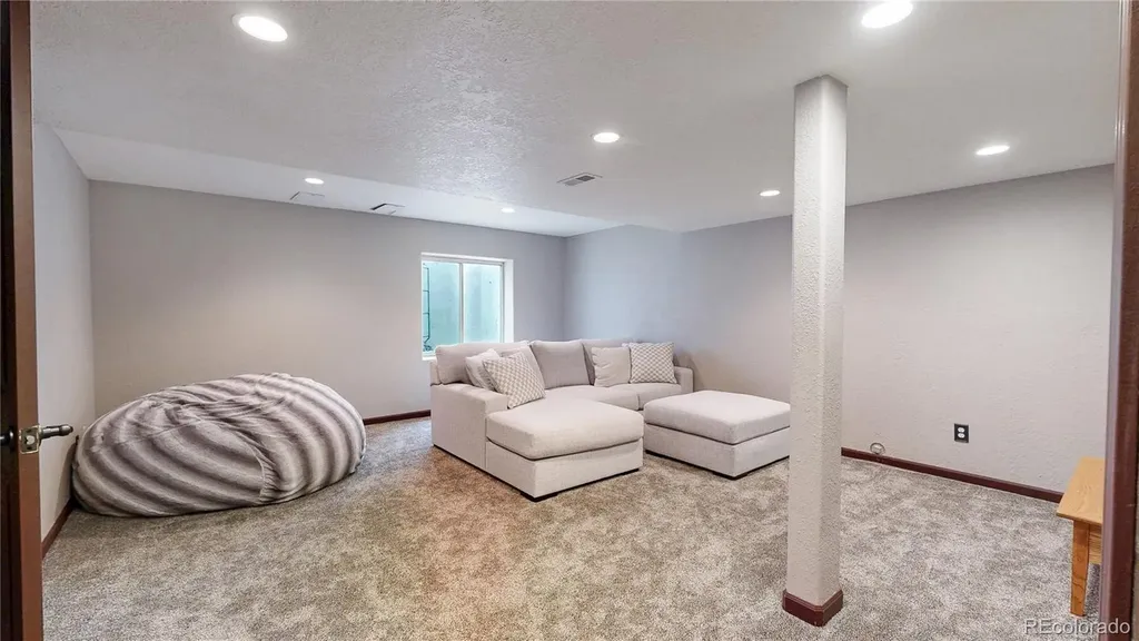 16482 W 55th Place Golden CO 80403