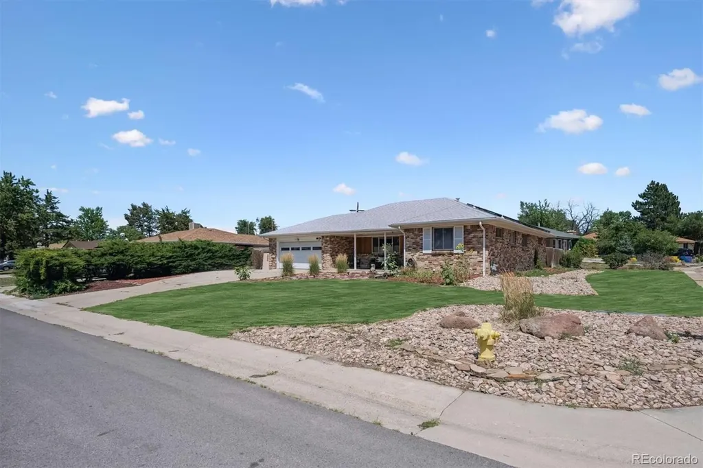 502 Tucson Street Aurora CO 80011